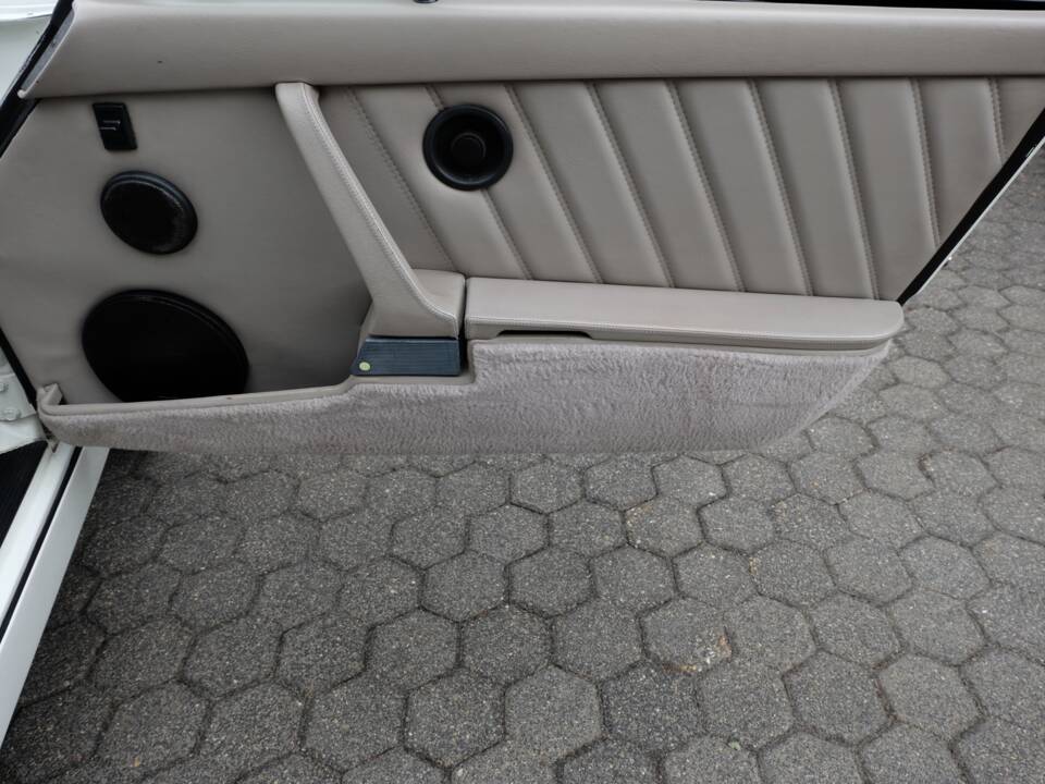 Afbeelding 37/59 van Porsche 911 Carrera 2 (1991)