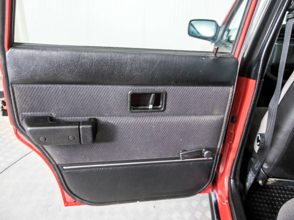 Image 36/50 of Volvo 240 (1987)