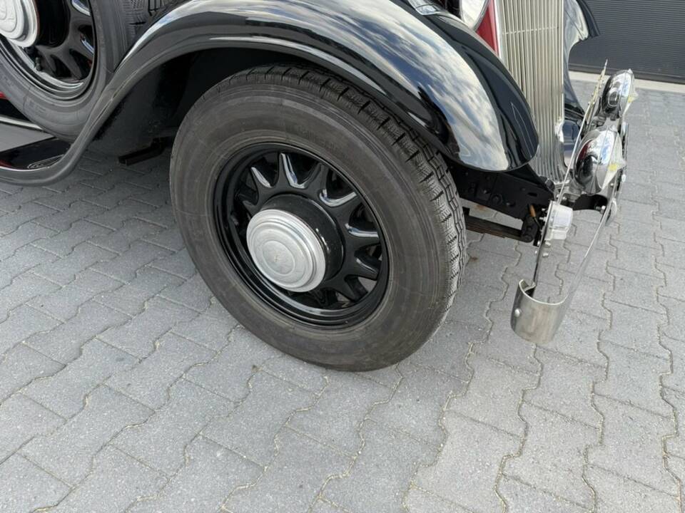 Image 5/8 of Renault Monaquatre (1934)