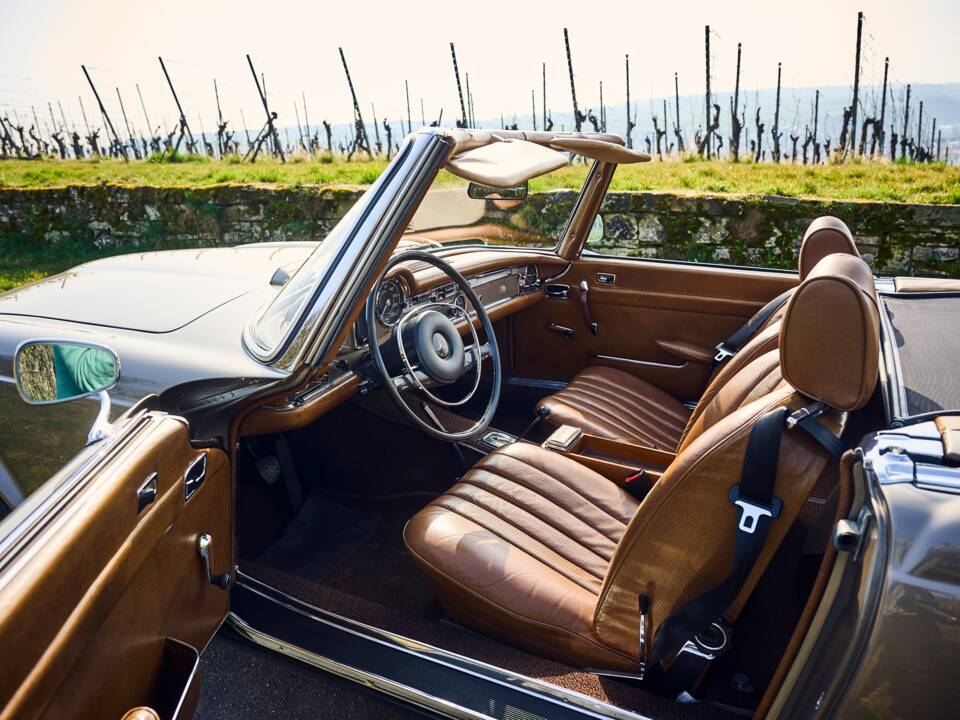 Image 21/31 of Mercedes-Benz 280 SL (1969)