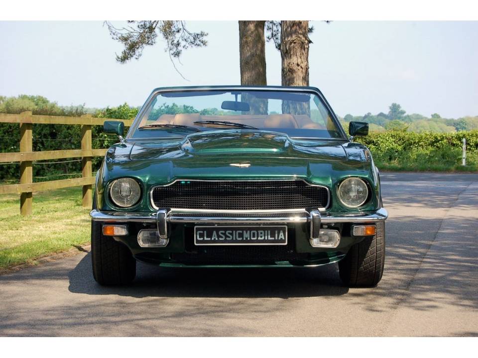 Imagen 7/27 de Aston Martin V8 Volante (1982)