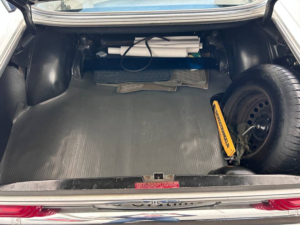 Image 19/61 of Mercedes-Benz 280 CE (1974)