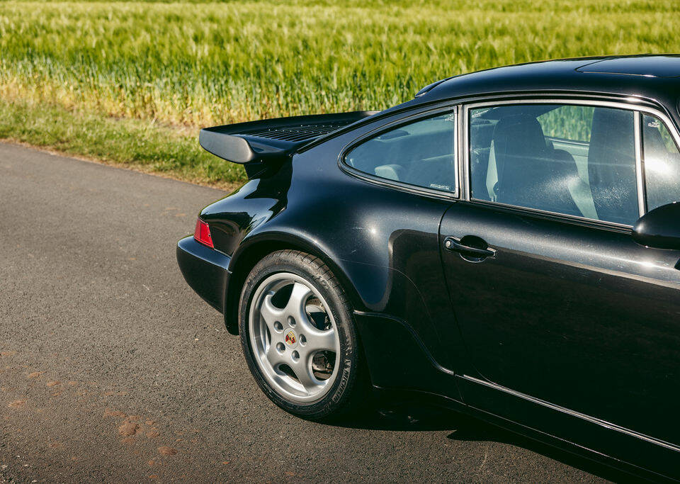 Immagine 17/50 di Porsche 911 Turbo 3.3 (1992)