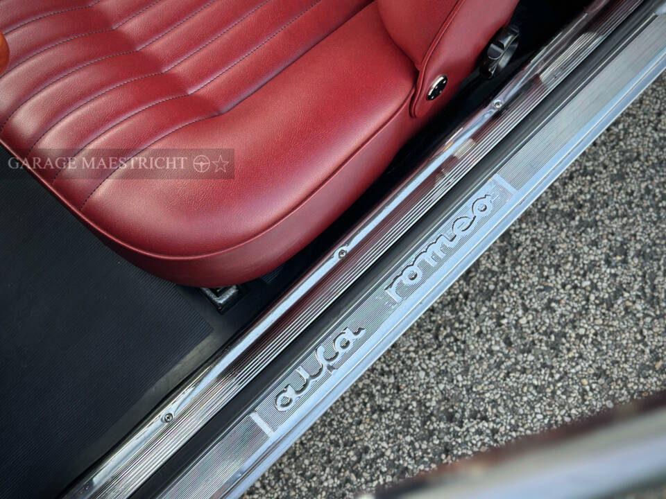 Afbeelding 16/84 van Alfa Romeo Giulia 1600 GT Junior (1972)