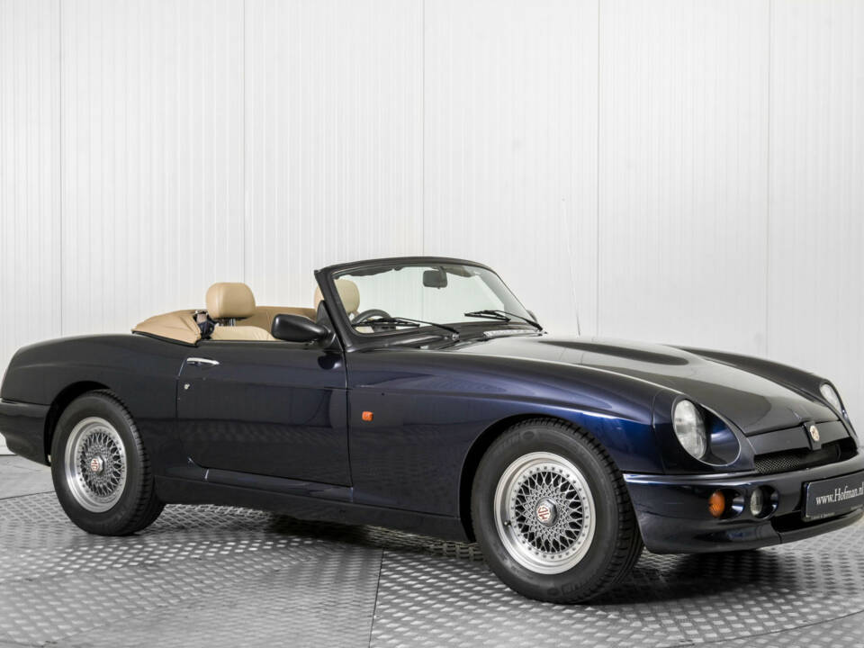 Bild 5/50 von MG RV8 (1993)