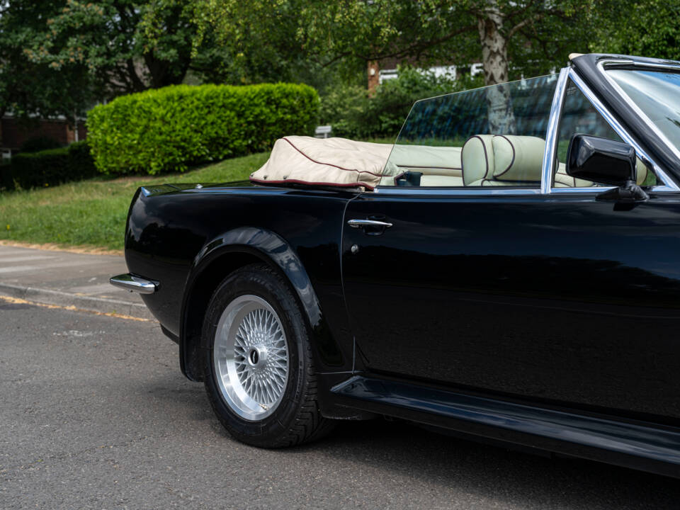 Immagine 14/32 di Aston Martin V8 Vantage Volante (1988)