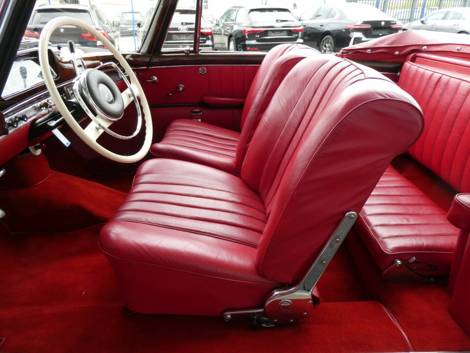 Immagine 10/29 di Mercedes-Benz 220 SE Cabriolet (1960)