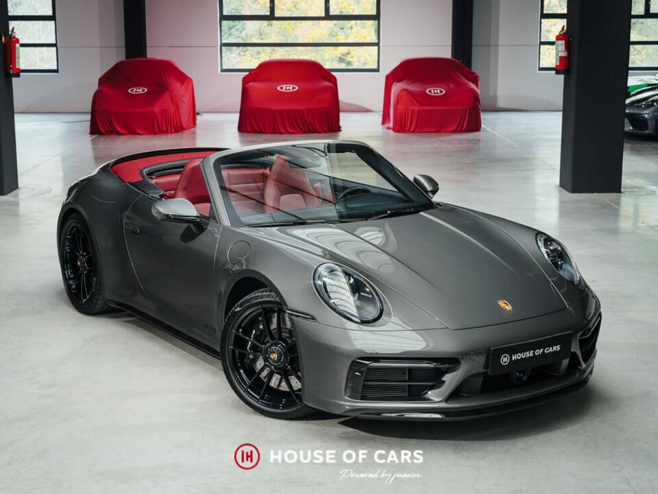 Image 4/25 of Porsche 911 Carrera 4 GTS (2022)