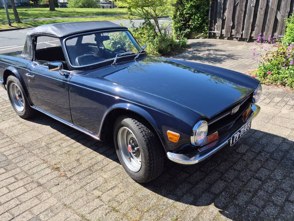 Image 18/100 of Triumph TR 6 PI (1971)