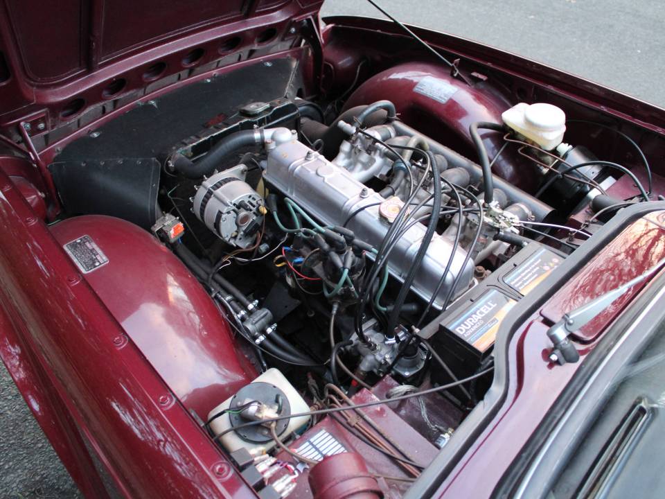 Image 14/18 of Triumph TR 6 PI (1972)