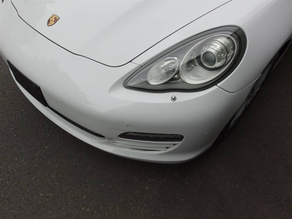 Image 34/98 of Porsche Panamera S (2010)
