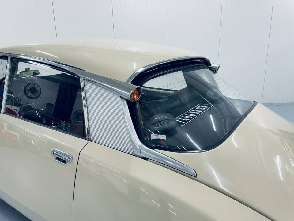 Image 7/10 de Citroën DS 20 (1973)