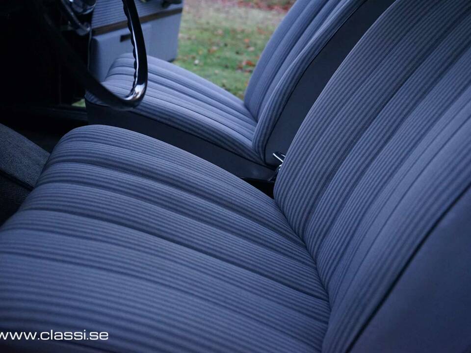 Image 12/24 of Mercedes-Benz 220 S b (1965)