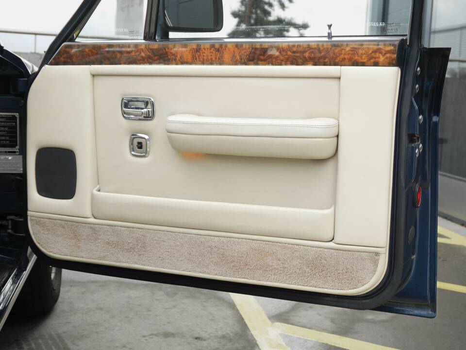 Image 8/45 of Bentley Turbo R (1988)