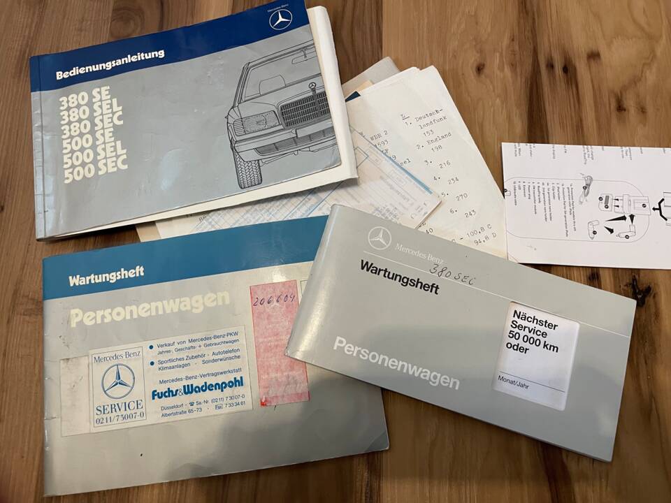 Image 8/30 of Mercedes-Benz 380 SEC (1985)