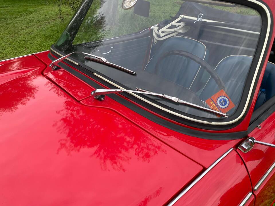 Image 26/33 de Triumph TR 4A IRS (1966)