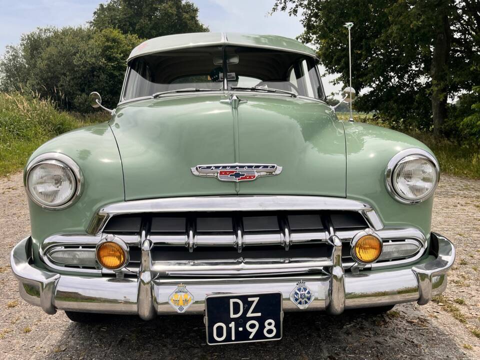 Image 3/8 of Chevrolet Deluxe Styleline (1952)