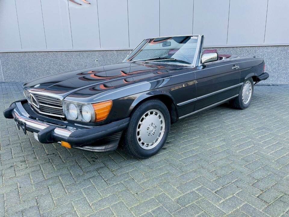 Image 3/32 of Mercedes-Benz 560 SL (1987)