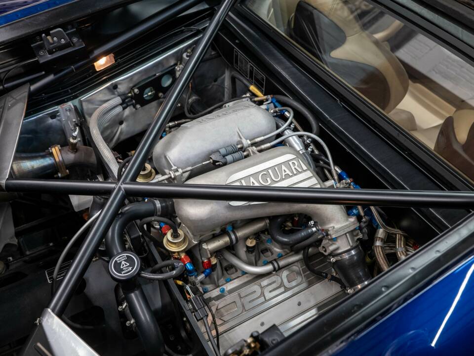 Immagine 28/46 di Jaguar XJ 220 (1993)