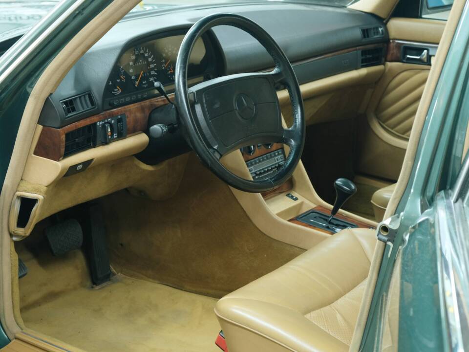 Bild 37/50 von Mercedes-Benz 420 SEL (1990)
