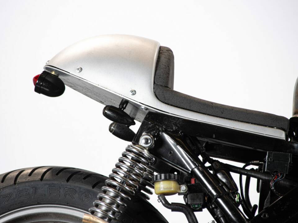 Image 22/48 of Honda CB 500E (1999)