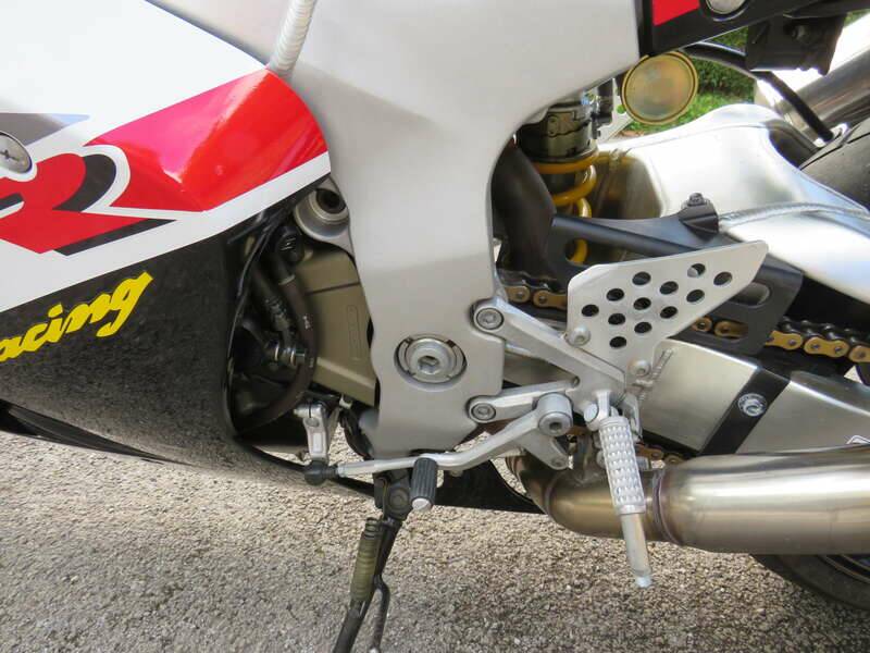 Bild 22/42 von Honda VTR 1000 SP2 (2002)