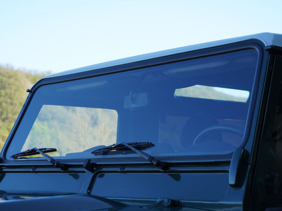 Bild 16/73 von Land Rover Defender 90 (2008)