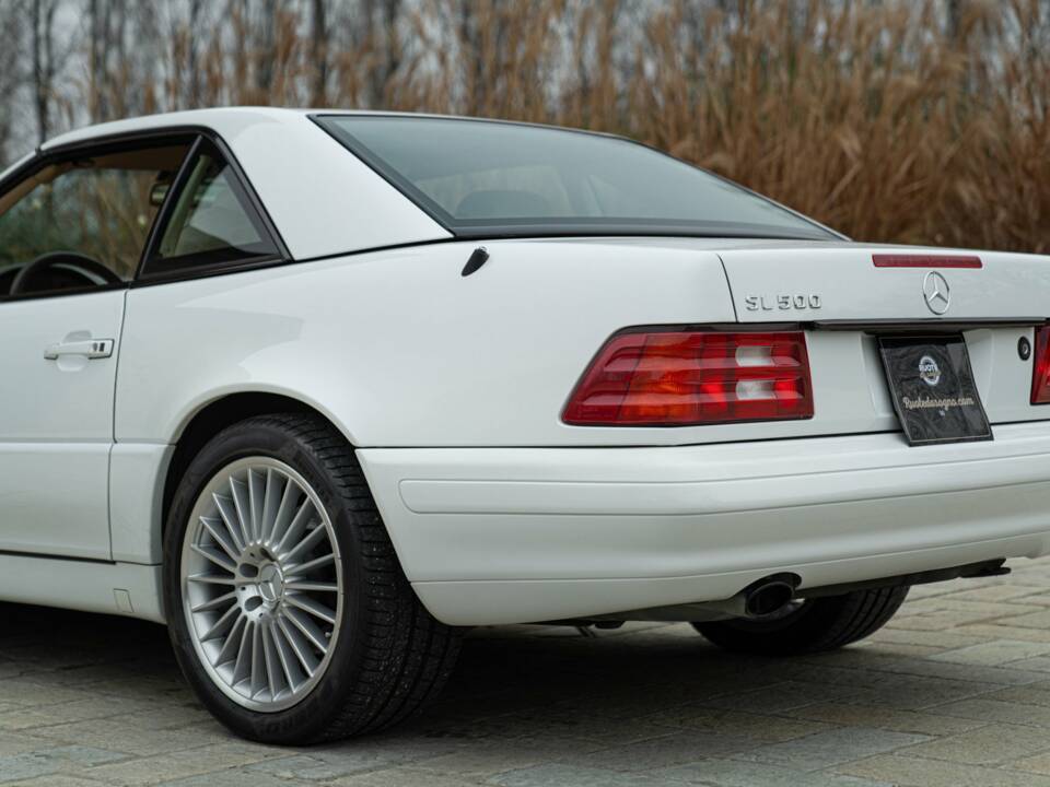 Image 12/50 of Mercedes-Benz SL 500 (1999)