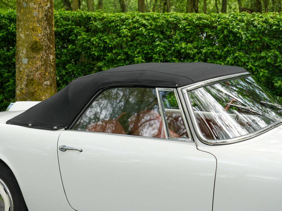Image 40/41 of Lancia Flaminia GT 3C 2.5 Convertible (1963)
