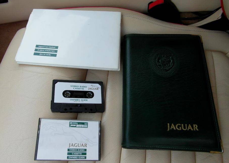 Image 15/15 of Jaguar XJ-S Convertible (1989)