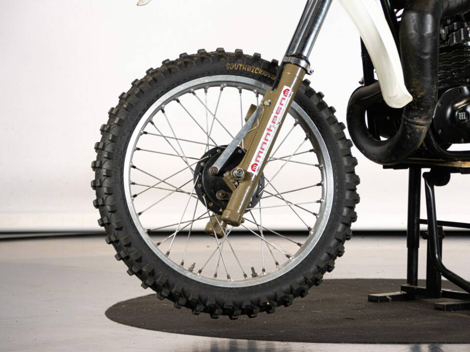Image 29/41 of Montesa Cappra 414 VE (1979)
