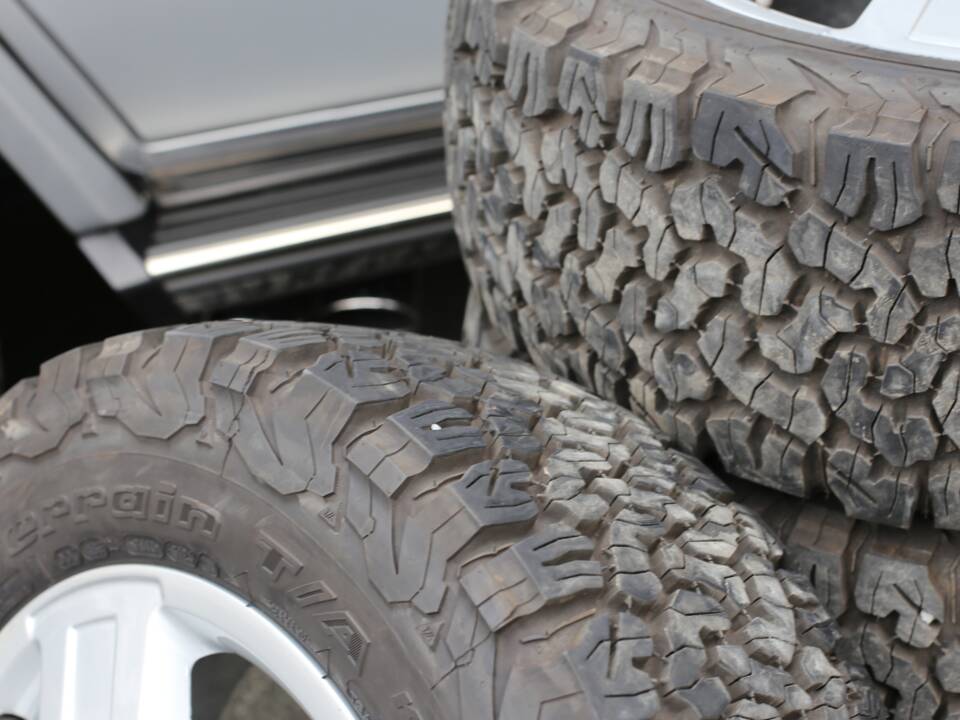 Image 62/64 of Mercedes-Benz G 400 CDI (LWB) (2004)