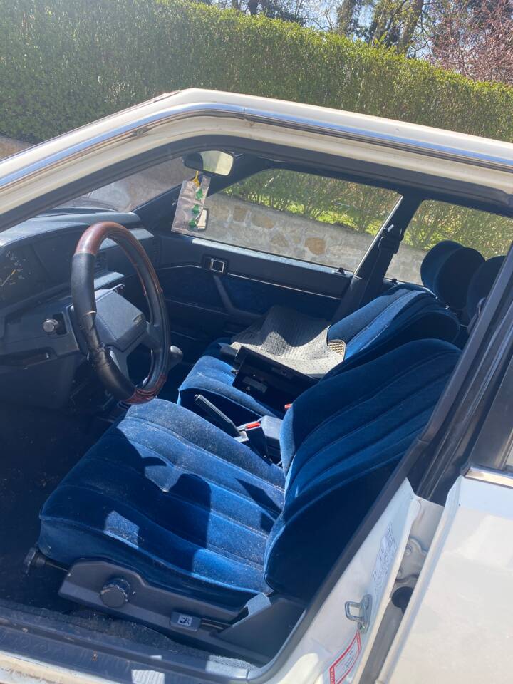 Bild 7/9 von Toyota Camry (1985)