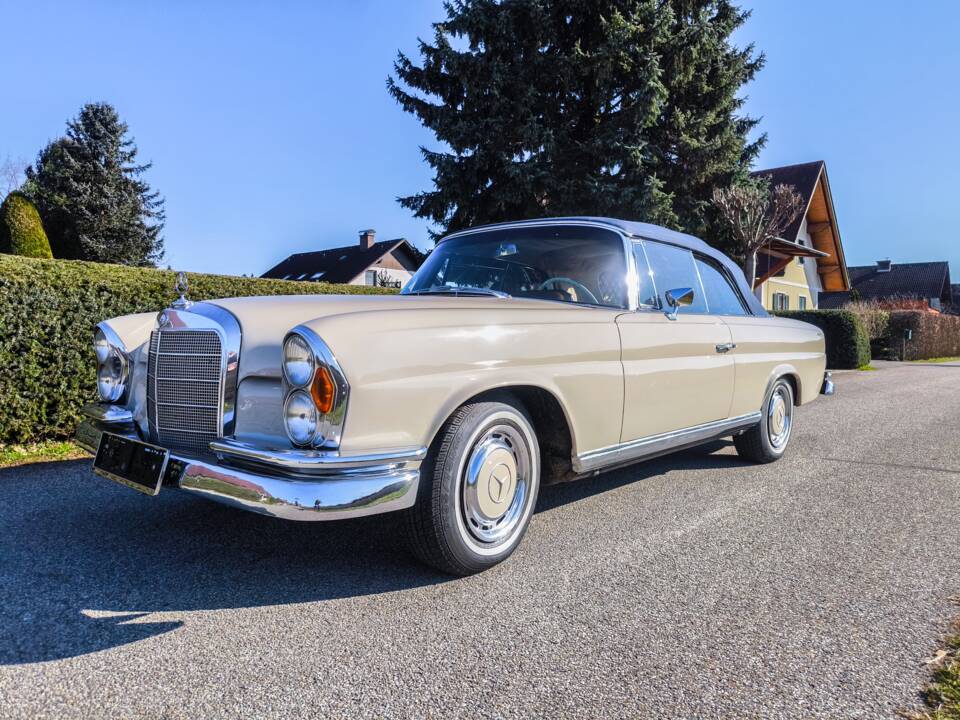 Afbeelding 7/24 van Mercedes-Benz 220 SE b (1964)