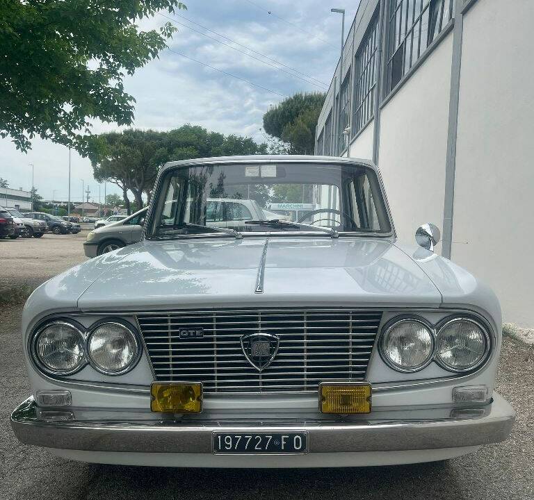 Image 3/8 of Lancia Fulvia GTE (1969)