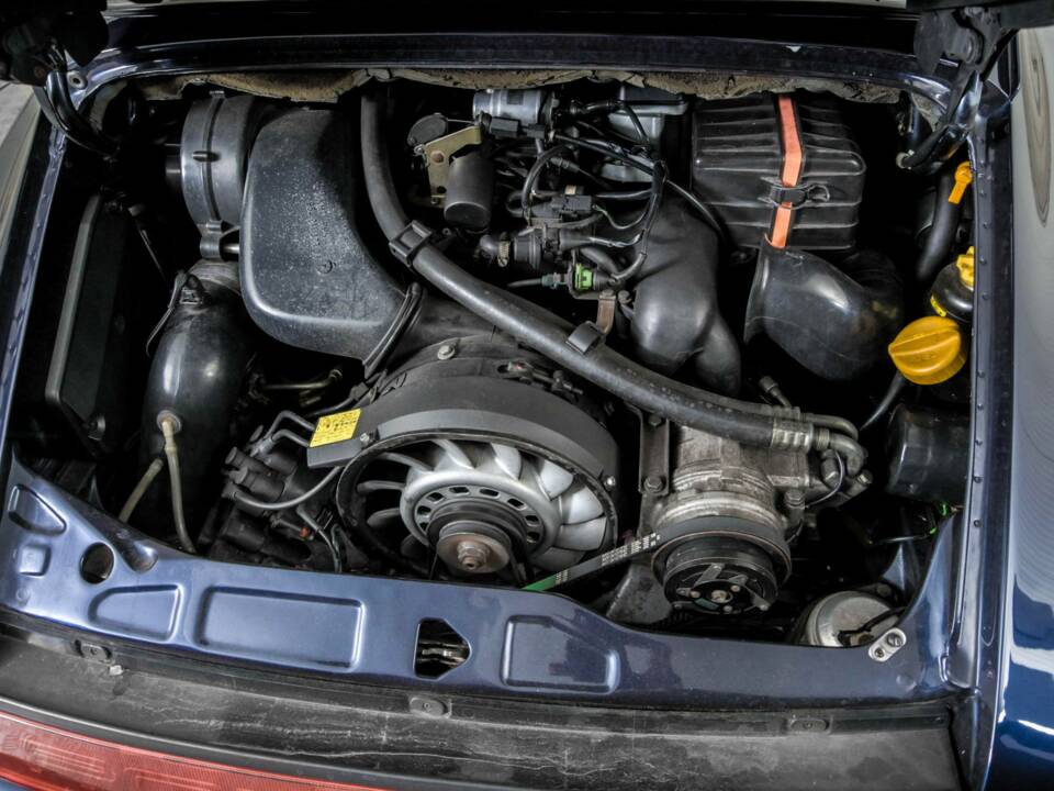Bild 42/50 von Porsche 911 Carrera 2 (1991)