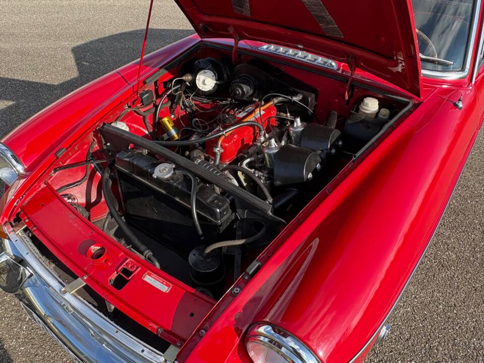 Image 15/23 of MG MGB GT (1968)