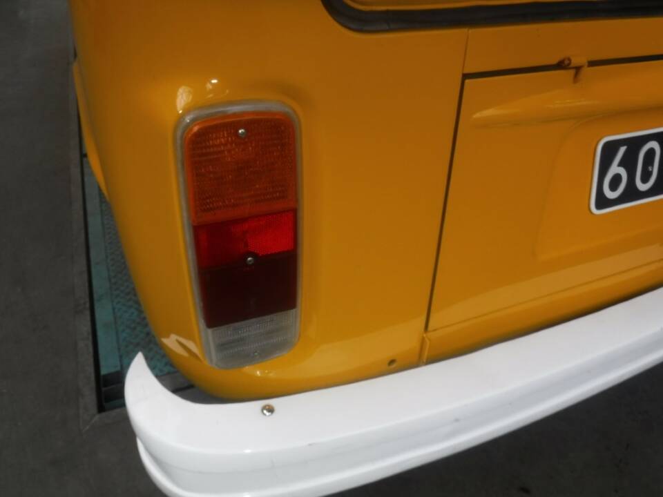 Image 23/49 of Volkswagen T2 a&#x2F;b (1977)