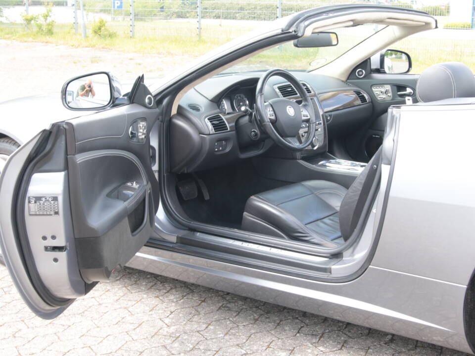 Bild 6/88 von Jaguar XKR (2010)