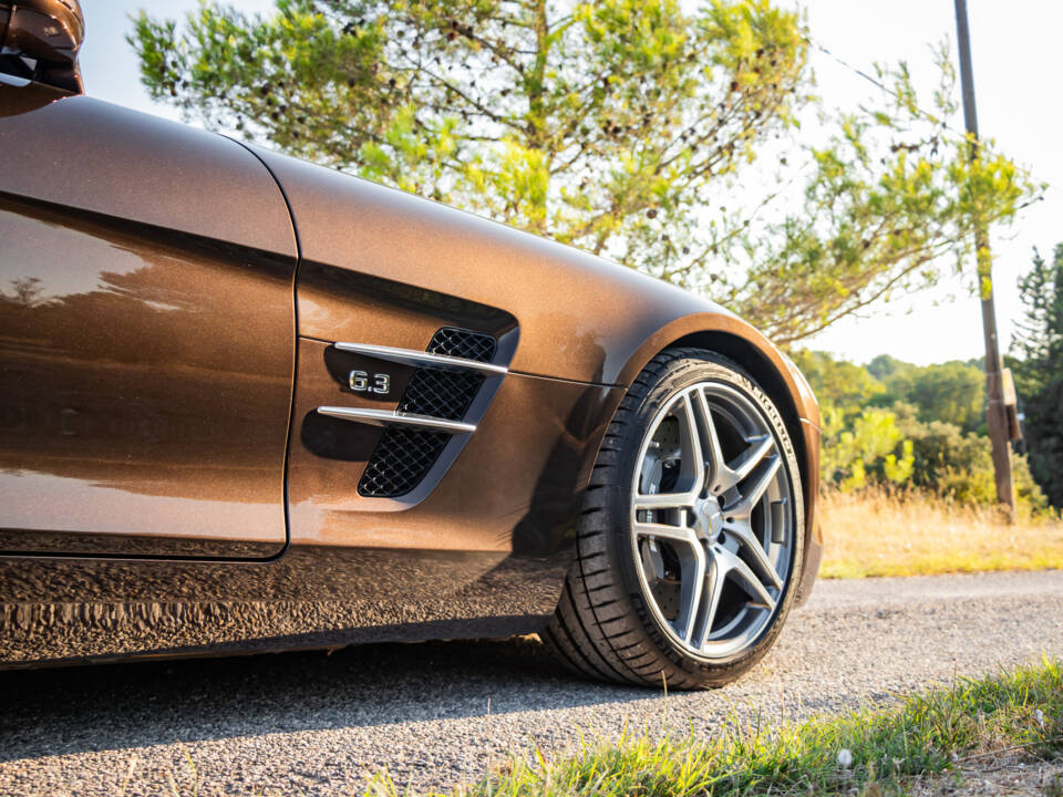 Afbeelding 41/50 van Mercedes-Benz SLS AMG Roadster (2013)
