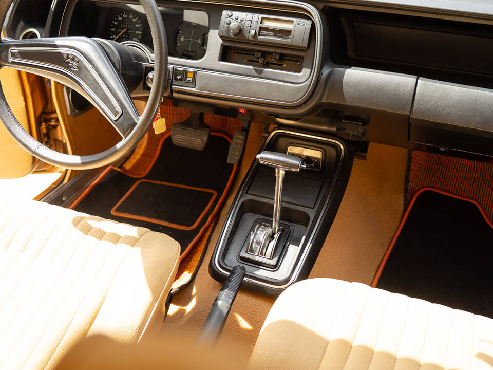 Image 40/57 of Ford Granada Turnier 2,3 (1976)
