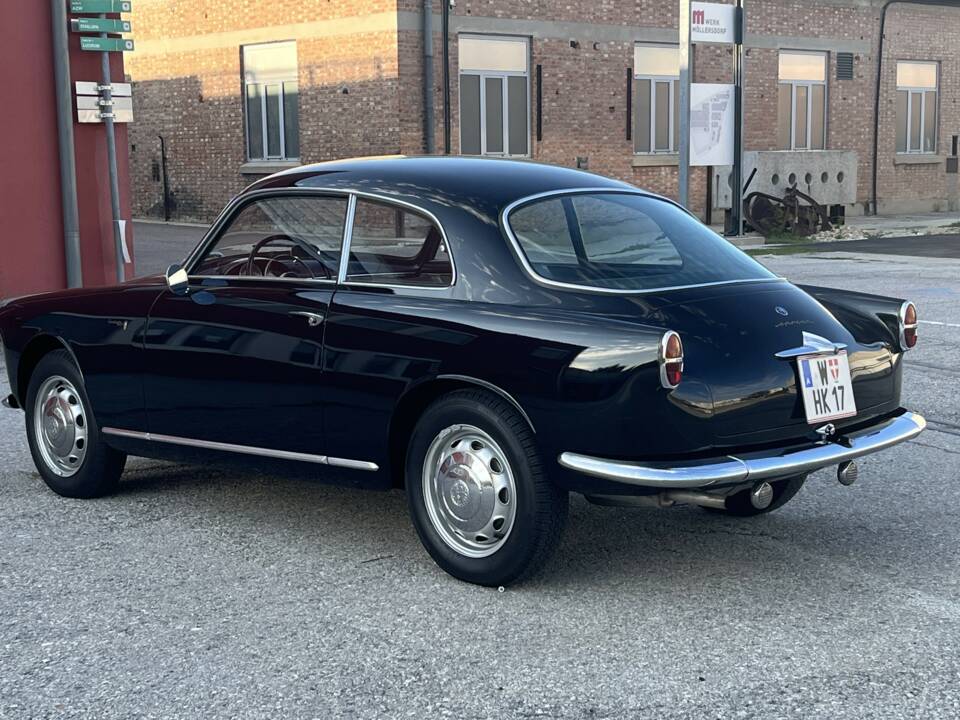Image 7/21 of Alfa Romeo Giulietta Sprint (1957)