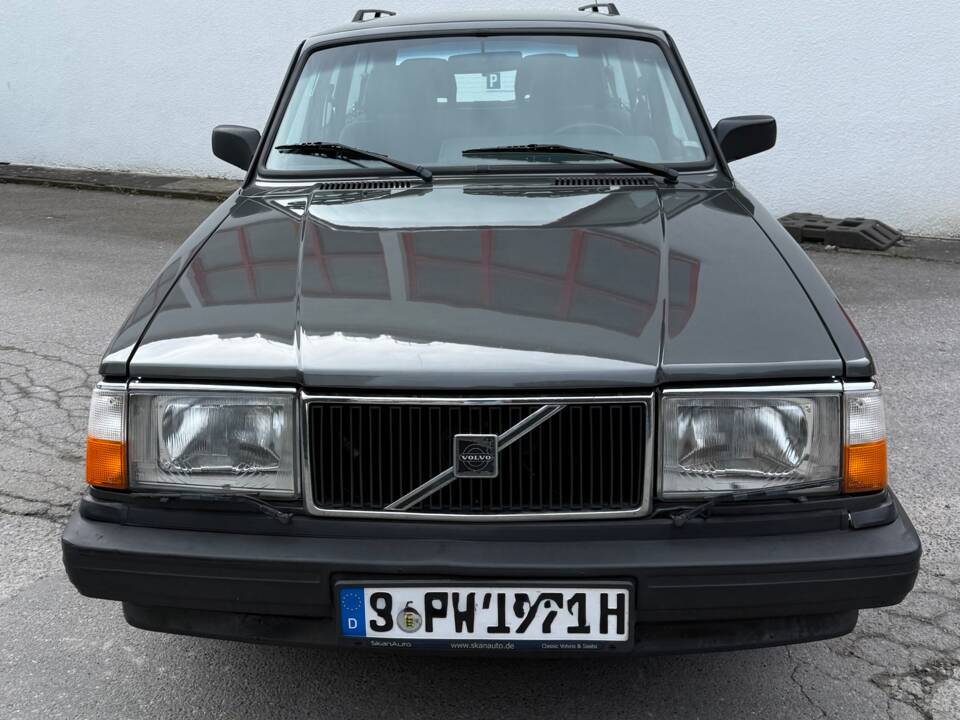 Image 2/54 of Volvo 245 GL (1990)