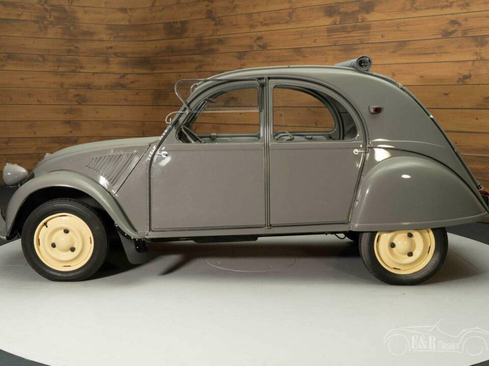 Image 7/19 of Citroën 2 CV France 3 (1953)