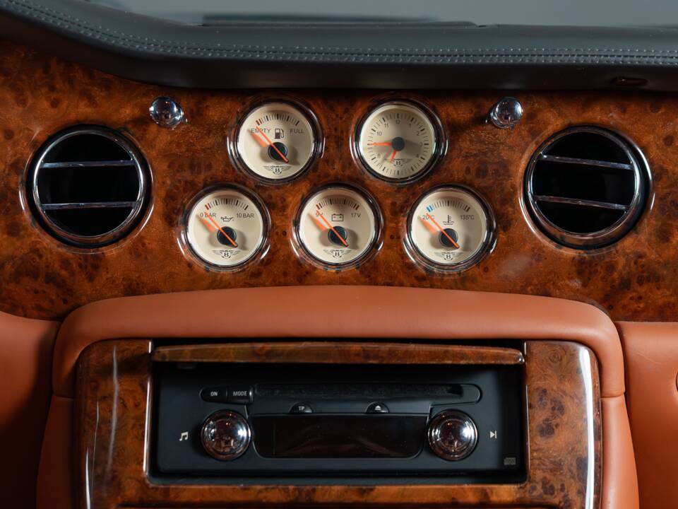 Image 30/36 of Bentley Arnage Red Label (2001)
