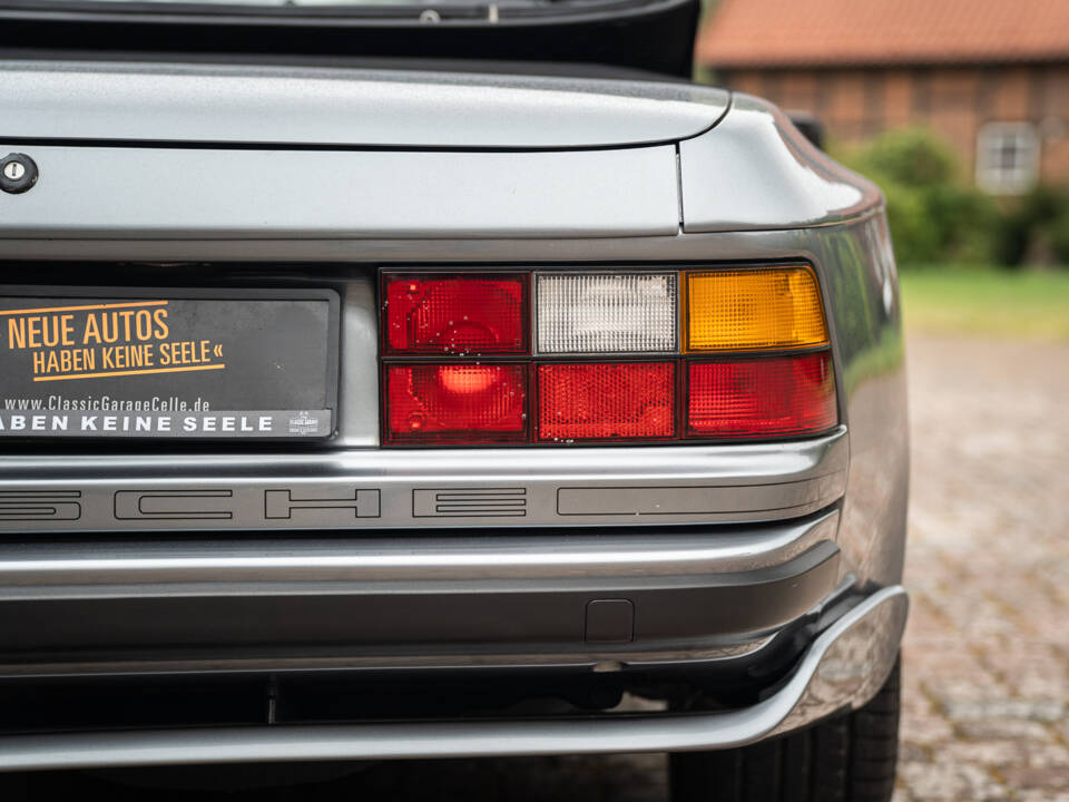Image 21/42 de Porsche 944 S2 (1991)