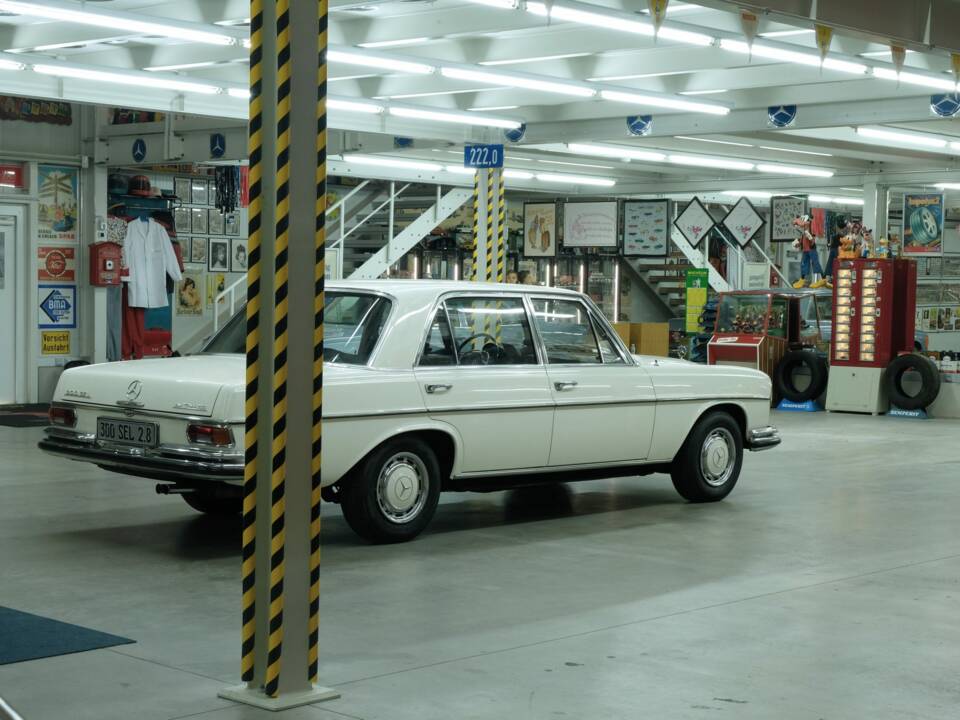 Afbeelding 12/70 van Mercedes-Benz 300 SEL (1968)