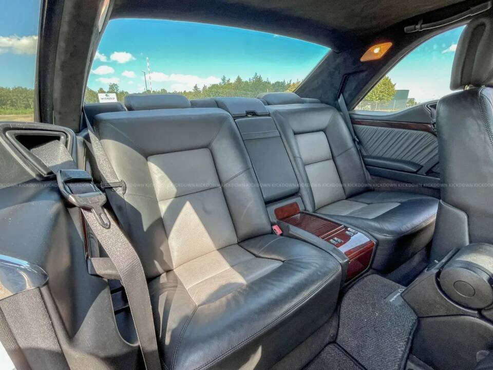 Image 5/8 of Mercedes-Benz CL 600 (1996)