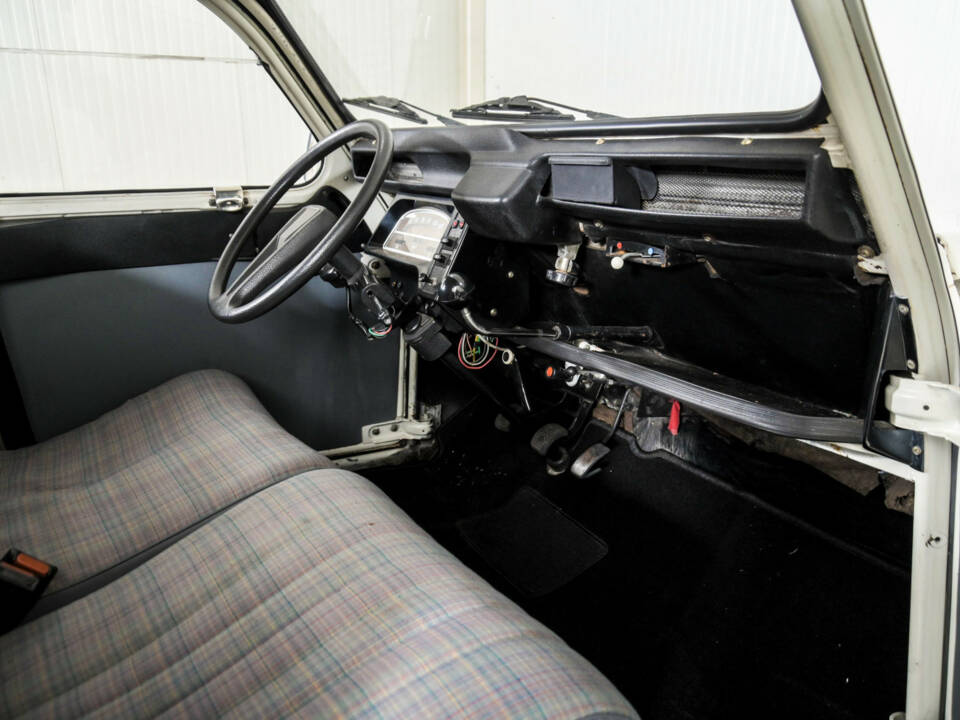 Image 12/50 of Citroën 2 CV 6 (1988)