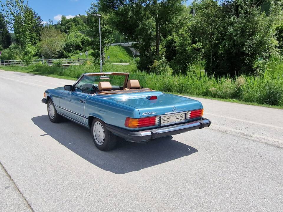 Image 70/82 of Mercedes-Benz 560 SL (1986)